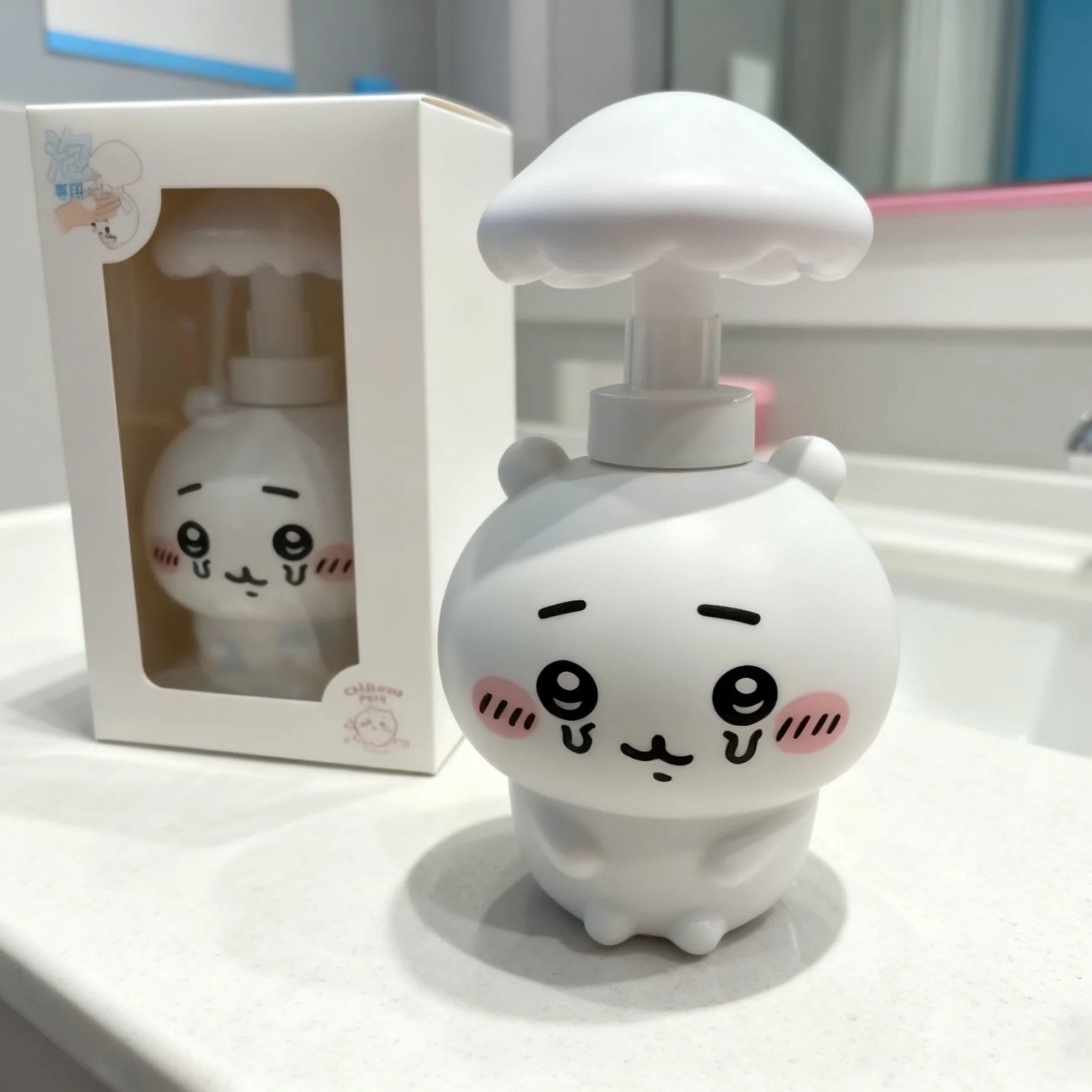 Chiikawa Bath Bottle 500Ml Cartoon Soap Liquid Distribution Bottle Kawaii Reusable High-Capacity Cute Bathroom Supplies